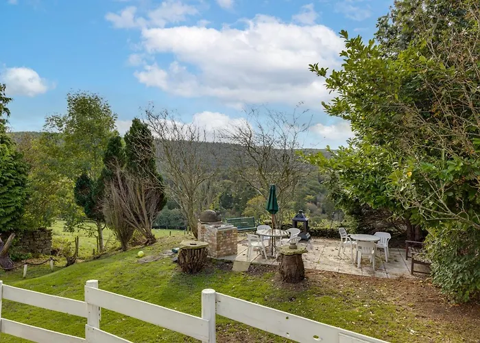 Family Country Cottage With A Private Valley View